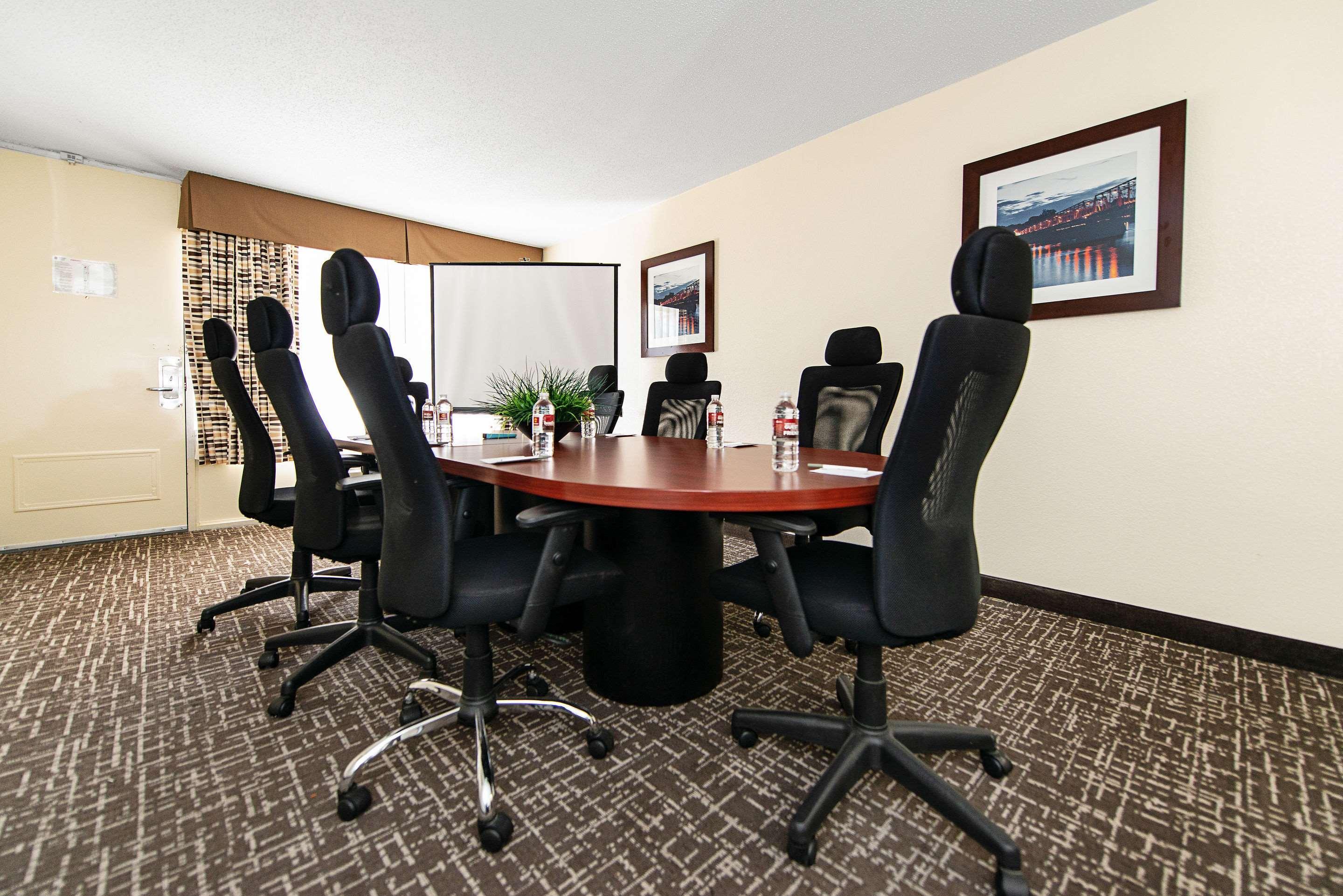 New Hope Inn & Suites Екстериор снимка